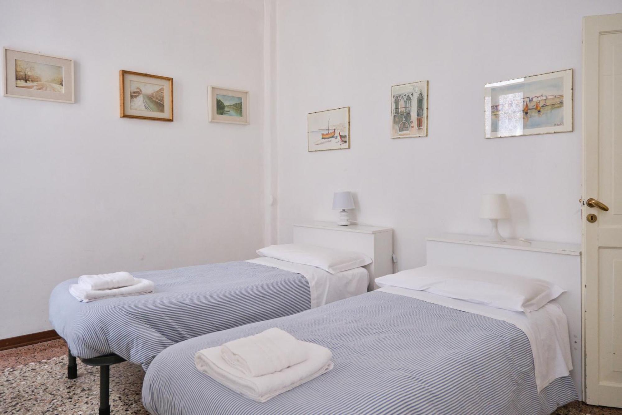 Appartement Lustraferi *